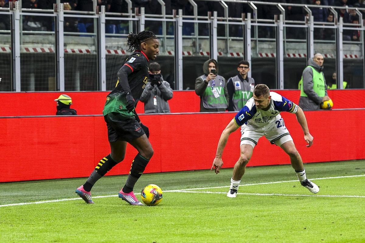 关于葡超倒计时，AC米兰赛后防线松动，细节引发关注，态度坚定，训练强度明显提升的信息